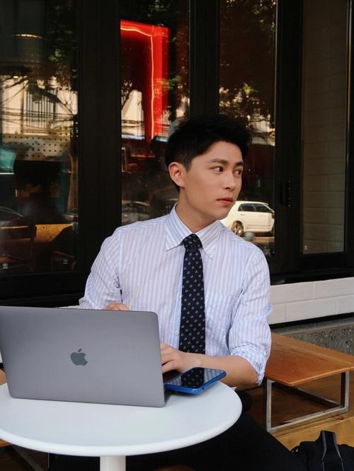 Tôi biếu sếp quà dịp Trung thu, anh tặng lại tôi hộp trà date từ 5 năm trước: Giận tím người nhưng 2 tháng sau bỗng được thăng chức Tôi biếu sếp quà dịp Trung thu, anh tặng lại tôi hộp trà date từ 5 năm trước: Giận tím người nhưng 2 tháng sau bỗng được thăng chức