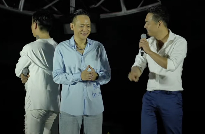 MC Phan Anh tuyên bố rất giận và ức Duy Mạnh - 1 MC Phan Anh tuyên bố rất giận và ức Duy Mạnh - 1