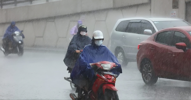 Cơ quan khí tượng cảnh báo mưa lớn kéo dài có thể gây ngập lụt ở các khu đô thị, vùng trũng thấp và nguy cơ sạt lở đất ở vùng núi. (Ảnh: Phụ nữ Thủ đô)