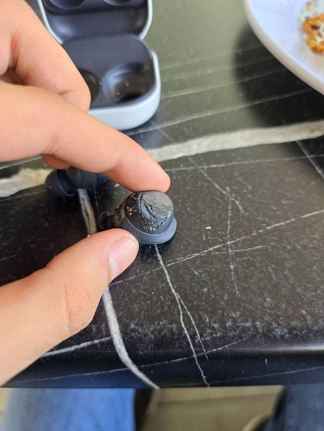 Tai nghe Samsung Galaxy Buds FE bất ngờ phát nổ, người dùng mất thính lực vĩnh viễn