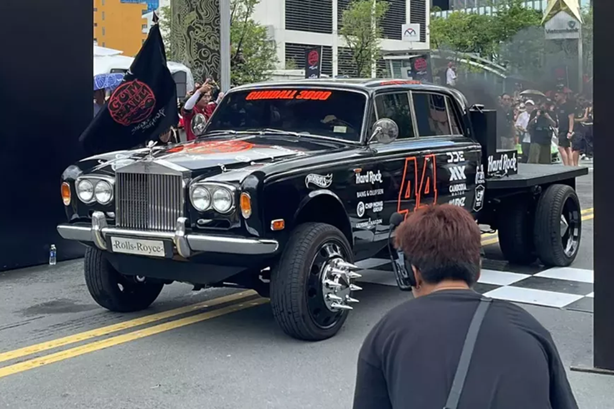 Rolls-Royce bán tải độc nhất, dở chứng nhiều nhất Gumball 3000 - 7