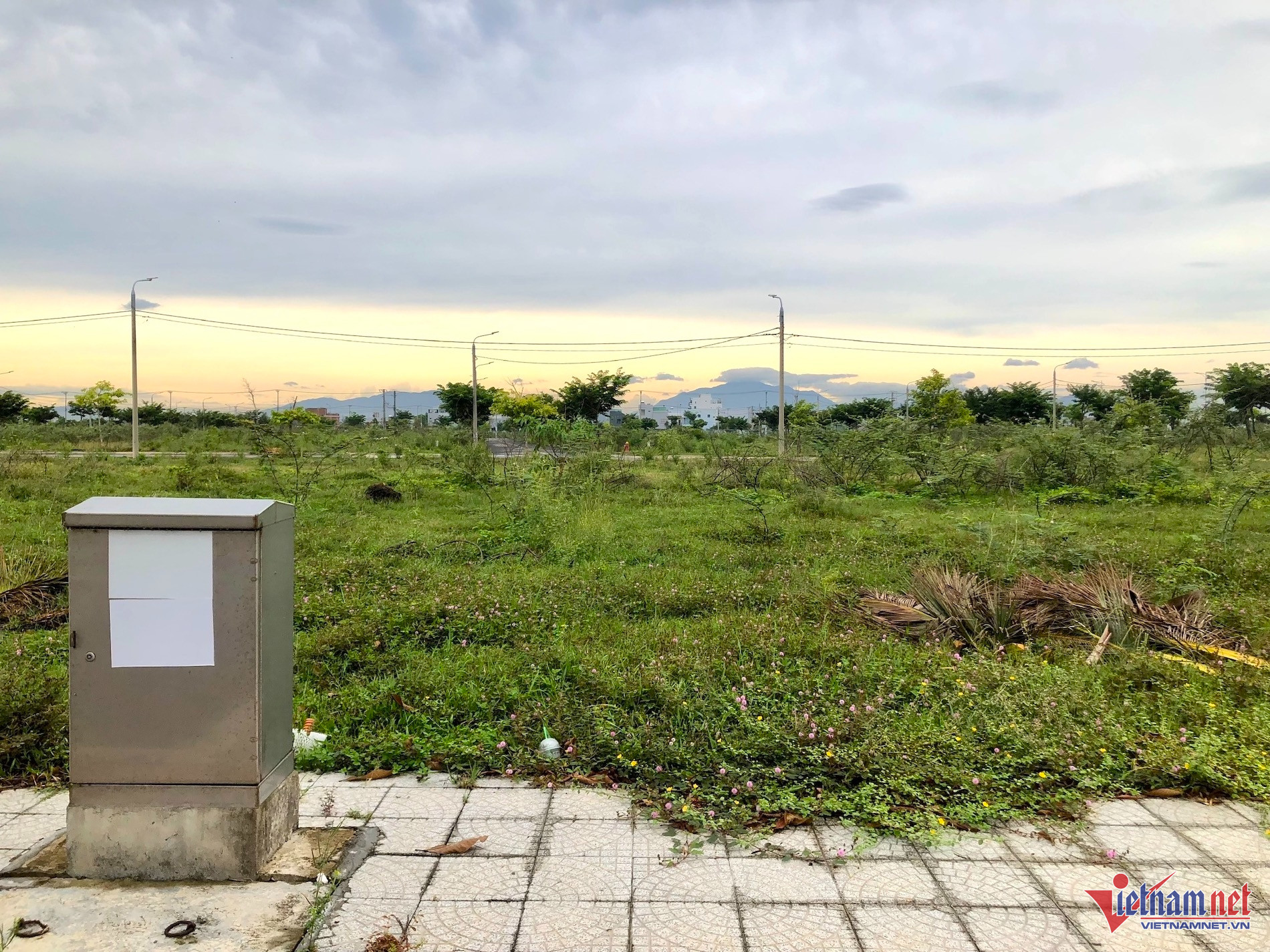 Đất nền Đà Nẵng hết thời 'sụp hầm', cắt lỗ, 'mua thì mua không thì thôi' Đất nền Đà Nẵng hết thời 'sụp hầm', cắt lỗ, 'mua thì mua không thì thôi'