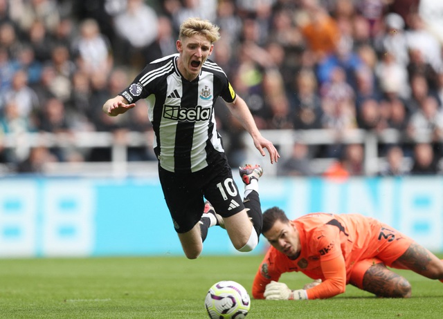 Haaland tịt ngòi tại St.James'Park, Man City mất điểm ngôi đầu - 3 Haaland tịt ngòi tại St.James'Park, Man City mất điểm ngôi đầu - 3