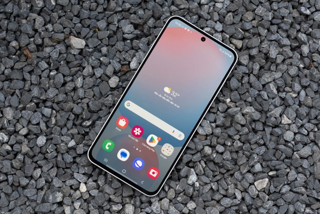 Samsung vừa ra mắt Galaxy S24 FE cho thị trường Việt: Giá rẻ hơn dòng Ultra, tính năng không thua kém - 1