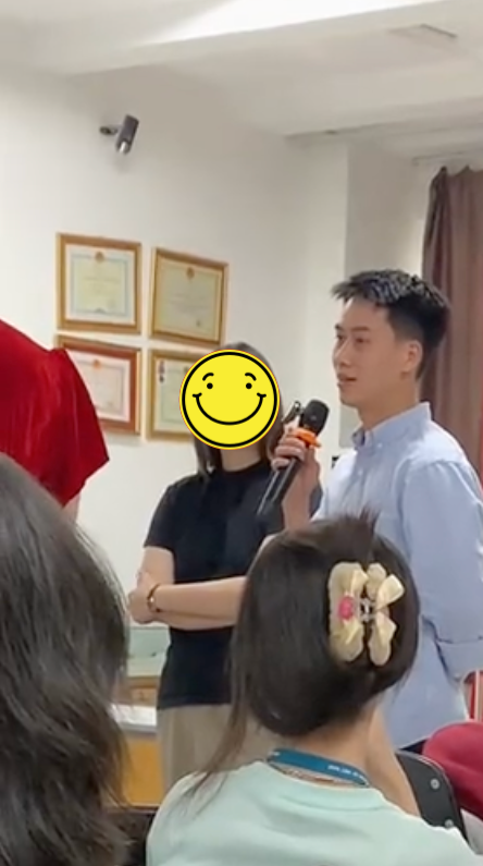 Thấy gì từ tranh cãi quanh hiện tượng mạng trêu vợ nổi tiếng nhất hiện nay? - 4 Thấy gì từ tranh cãi quanh hiện tượng mạng trêu vợ nổi tiếng nhất hiện nay? - 4