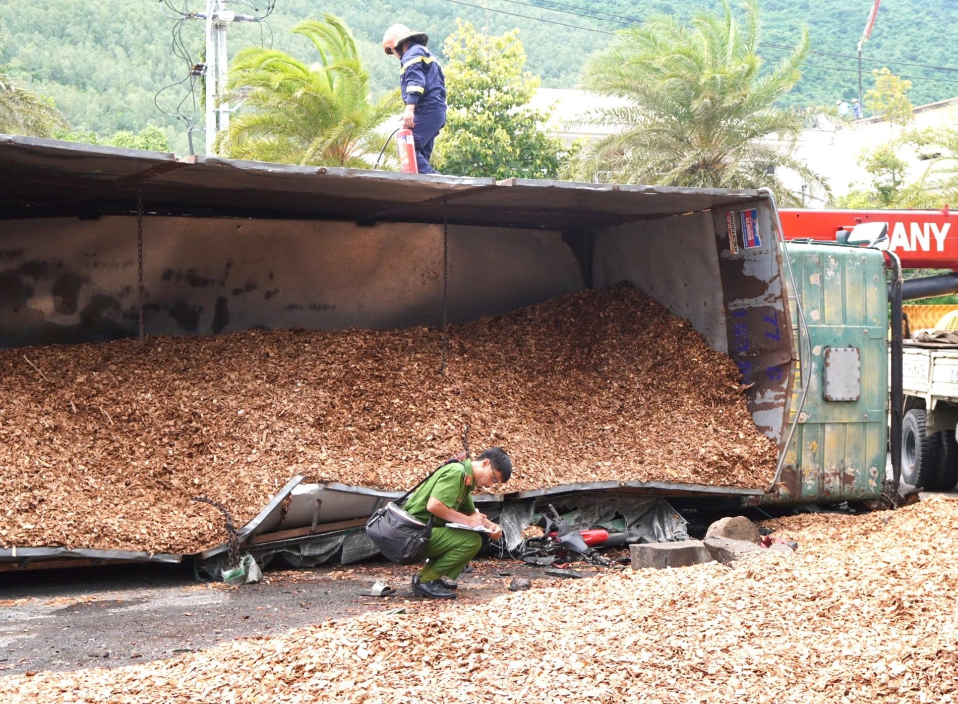Tài xế xe tải lật đè chết 3 người ở Bình Định âm tính với nồng độ cồn, ma túy