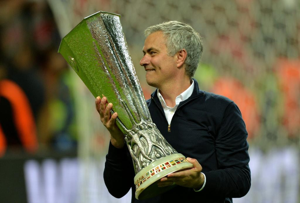 Mourinho gặp lại MU: Erik ten Hag chỉ là cái tên! - 1 Mourinho gặp lại MU: Erik ten Hag chỉ là cái tên! - 1