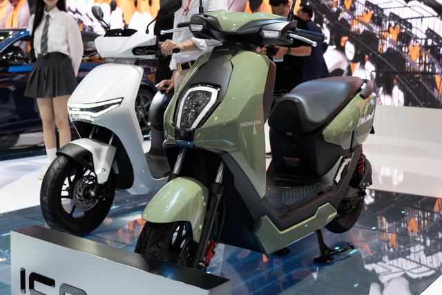 'Honda Lead chạy điện' chính thức ra mắt, chốt lịch bán tại Việt Nam: Xe máy điện nội địa có lo lắng? - 9 'Honda Lead chạy điện' chính thức ra mắt, chốt lịch bán tại Việt Nam: Xe máy điện nội địa có lo lắng? - 9