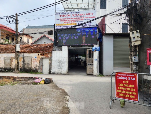 Một chốt trước cơ sở chữa bệnh của ông Nguyễn Tiến Nam
