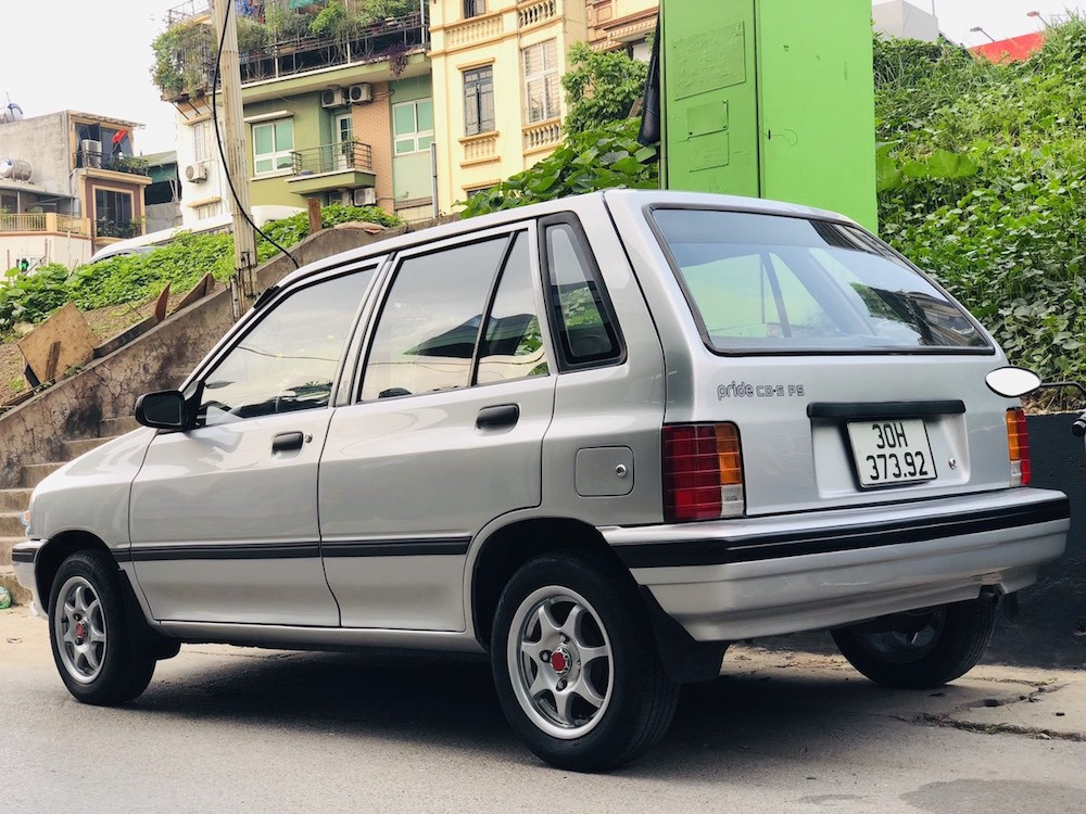 Nhìn lại những mẫu ô tô giá rẻ nhất Việt Nam 20 năm trước - 4