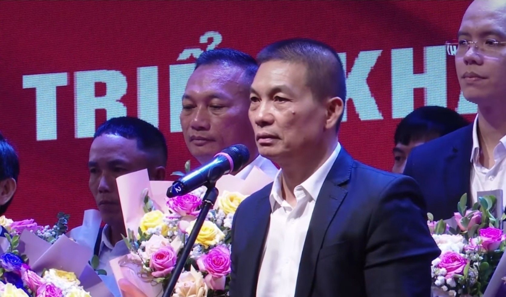 Chủ tịch Sơn Hải: Nếu biết việc xóa chữ trên biển là do KQL Đường bộ II làm, sẽ không gửi đơn ra công an - 1 Chủ tịch Sơn Hải: Nếu biết việc xóa chữ trên biển là do KQL Đường bộ II làm, sẽ không gửi đơn ra công an - 1