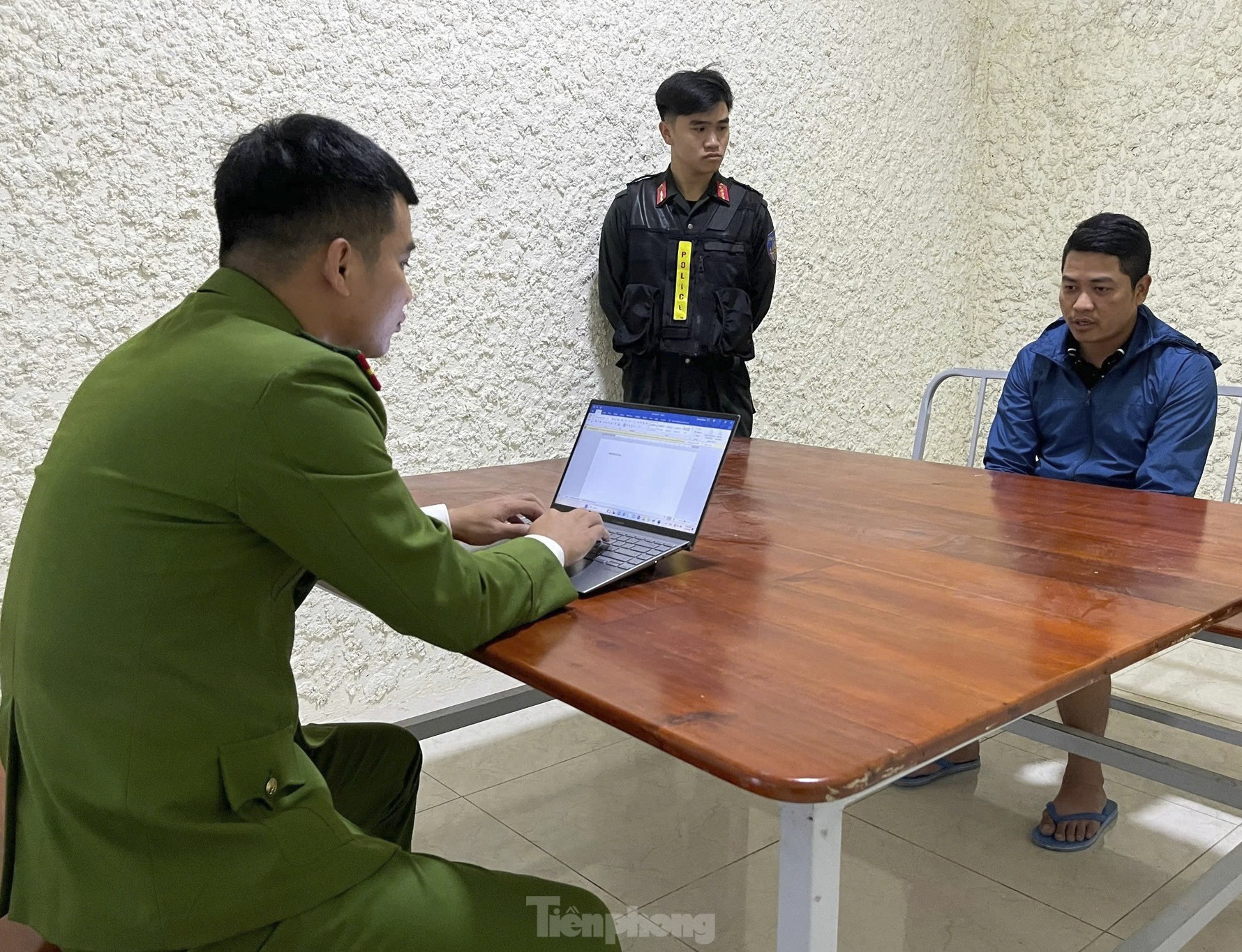 Cận cảnh các loại súng trong đường dây buôn bán vũ khí xuyên quốc gia - 4