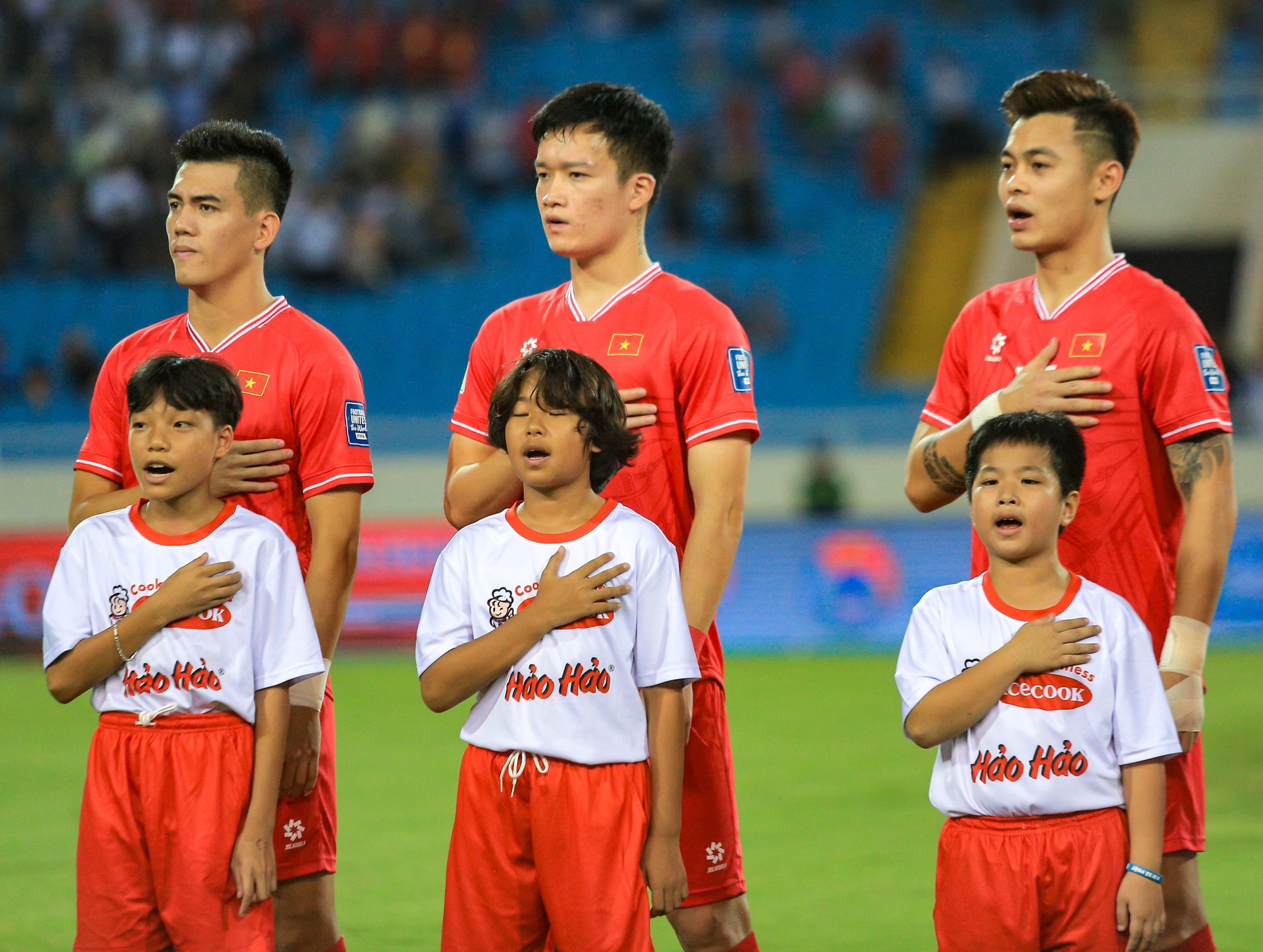 Tuyển Việt Nam tụt dốc không phanh và nỗi buồn sau chuyện 'mất' sân Mỹ Đình vì show ca nhạc - 1 Tuyển Việt Nam tụt dốc không phanh và nỗi buồn sau chuyện 'mất' sân Mỹ Đình vì show ca nhạc - 1