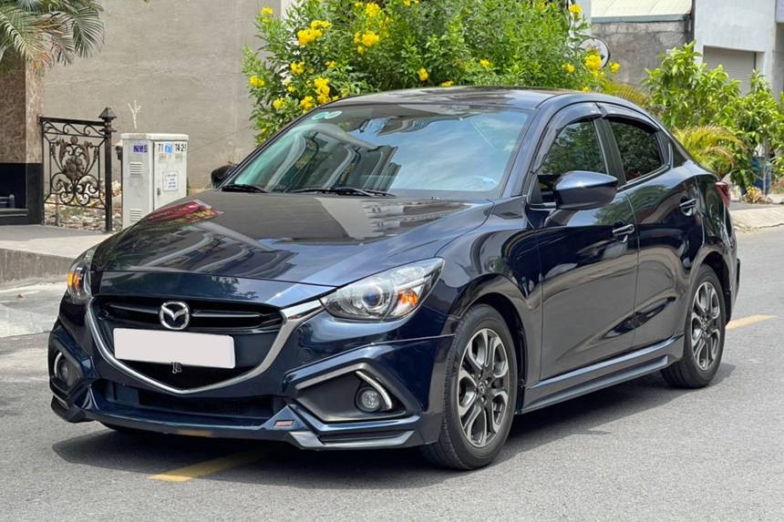 Năm mẫu xe sedan cũ số tự động giá 300 triệu 'ngon bổ rẻ' - 2