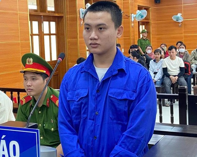 Lĩnh 20 năm tù vì dùng vỏ chai bia đập vào đầu người khác gây tử vong Lĩnh 20 năm tù vì dùng vỏ chai bia đập vào đầu người khác gây tử vong