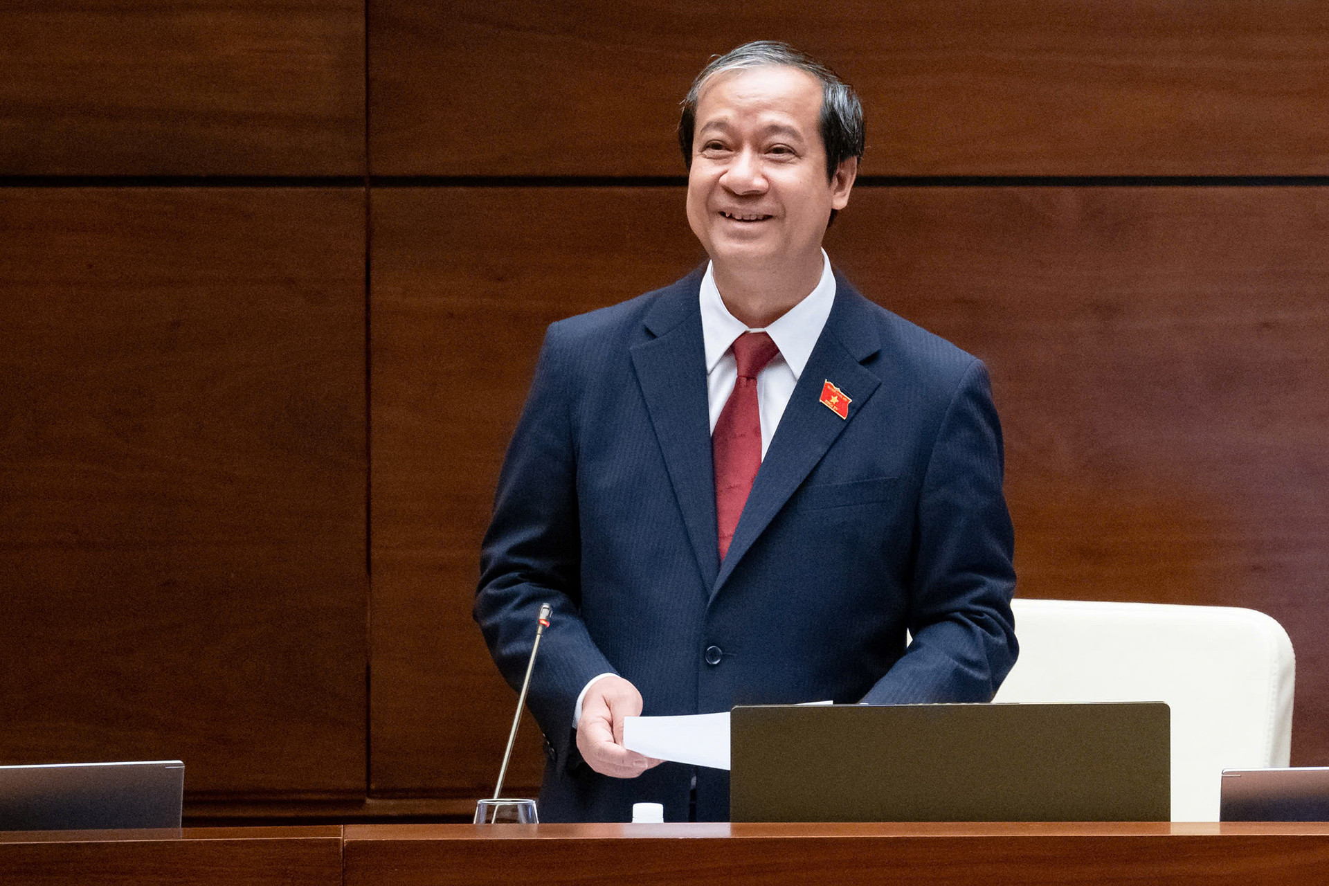 Bộ trưởng GD-ĐT Nguyễn Kim Sơn: 'Chúng tôi chủ trương không cấm dạy thêm' Bộ trưởng GD-ĐT Nguyễn Kim Sơn: 'Chúng tôi chủ trương không cấm dạy thêm'