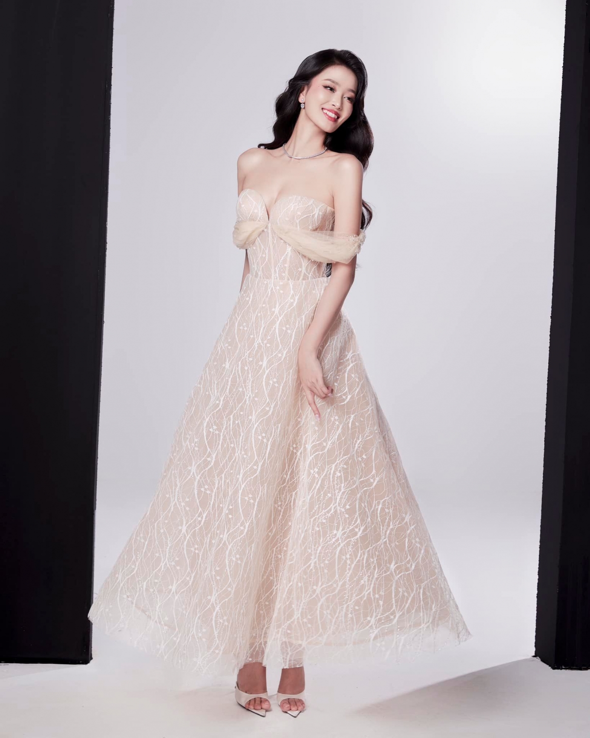 Thời trang của Bùi Khánh Linh tại Miss Intercontinental 2024 - 8