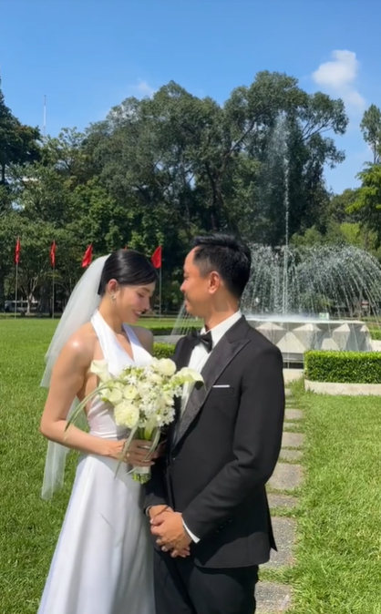 'Hoa khôi' của hãng Hàng không Quốc gia Việt Nam thông báo kết hôn, giấu kín diện mạo chú rể - 5