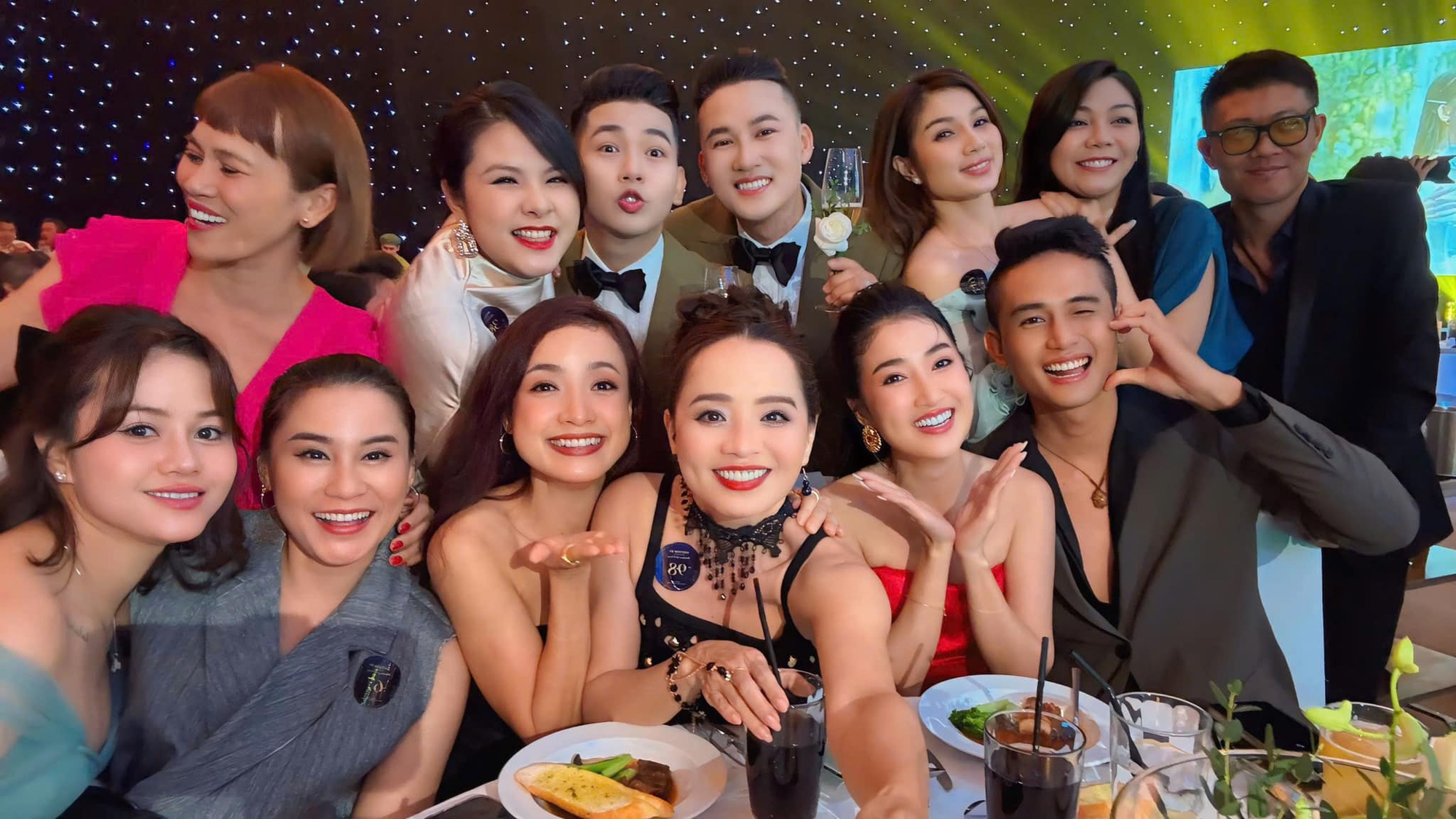 Sao Vbiz đã có bạn trai mới kém 9 tuổi hậu thông báo hủy hôn người yêu 13 năm? - 4 Sao Vbiz đã có bạn trai mới kém 9 tuổi hậu thông báo hủy hôn người yêu 13 năm? - 4