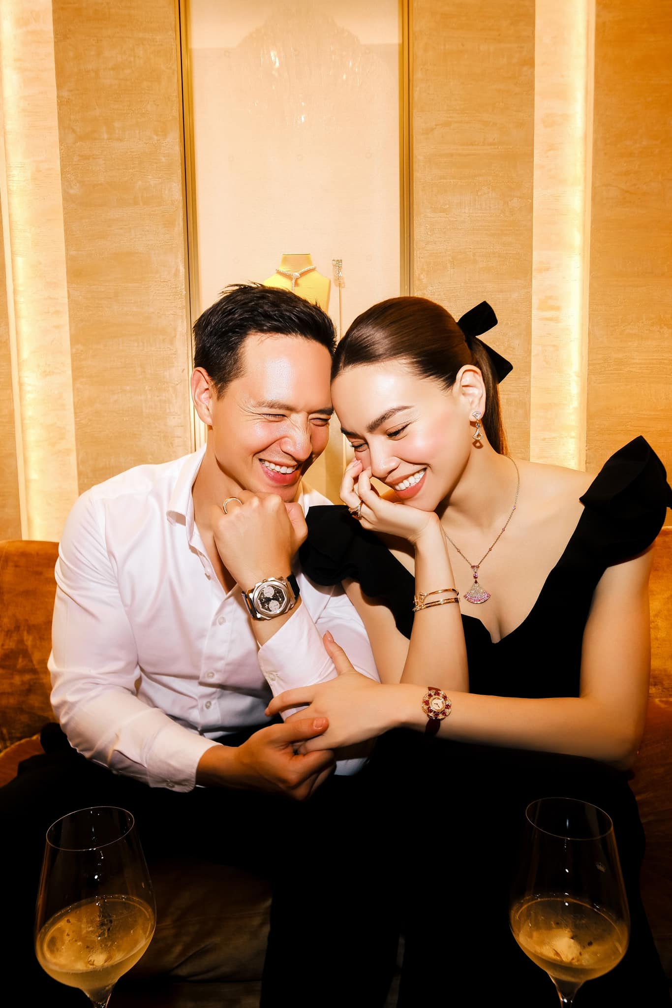 Lý do Hồ Ngọc Hà được Kim Lý cầu hôn 4 năm nhưng vẫn chưa tổ chức đám cưới Lý do Hồ Ngọc Hà được Kim Lý cầu hôn 4 năm nhưng vẫn chưa tổ chức đám cưới