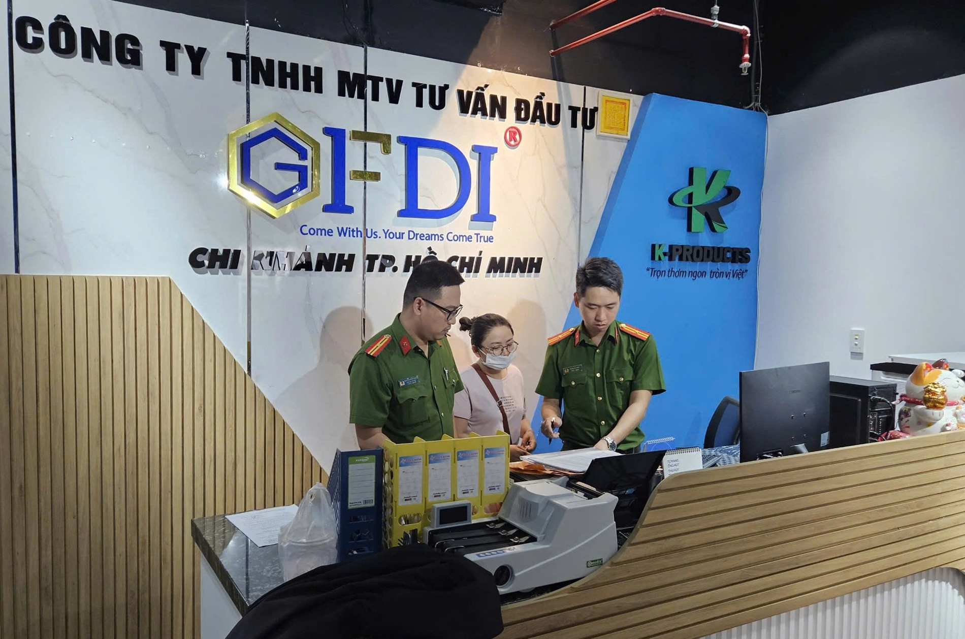 Vụ Công ty GFDI lừa đảo hơn 3.700 tỷ: Khám xét toàn bộ chi nhánh trên cả nước Vụ Công ty GFDI lừa đảo hơn 3.700 tỷ: Khám xét toàn bộ chi nhánh trên cả nước