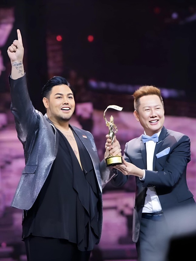 Ông Ivan Gunawan - Chủ tịch Miss Grand Indonesia và ông Nawat - Chủ tịch Miss Grand International.