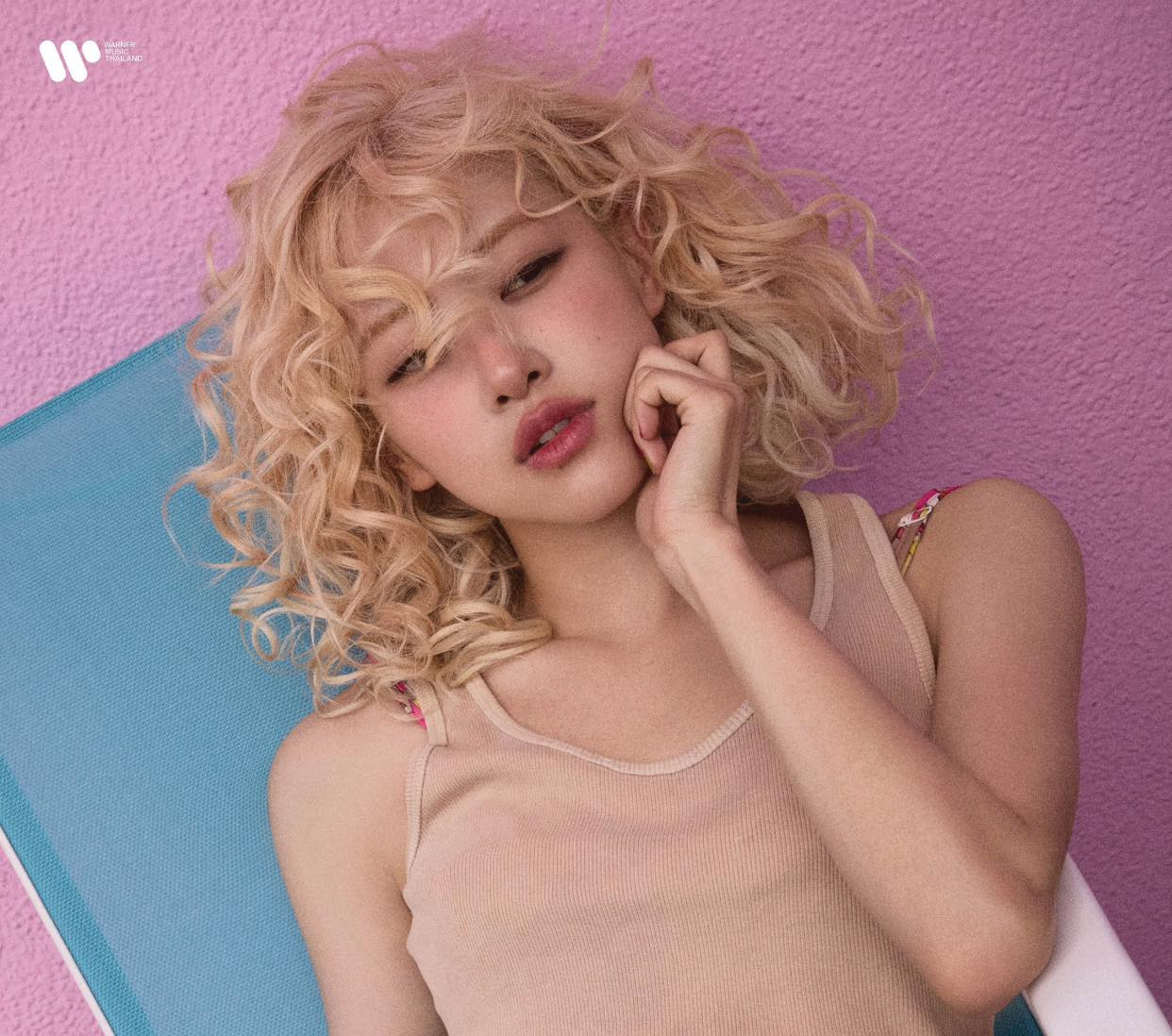 Album của Rosé: Tố cáo người yêu cũ lên tivi 'diễn kịch', từng quen 'mối mới' nhưng luôn ám ảnh tình cũ - 3