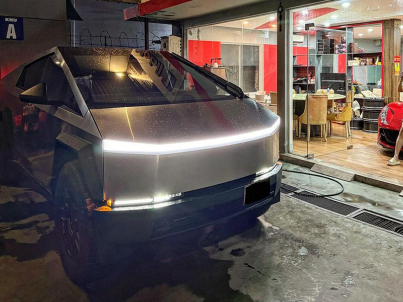 Cận cảnh Tesla Cybertruck 2024 hơn 6 tỷ đồng, đầu tiên phố Việt - 7