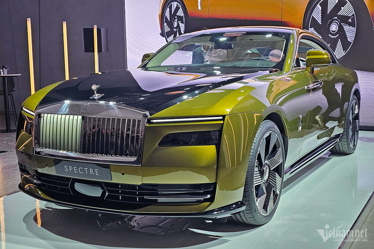 Sau Minh Nhựa, thêm đại gia Hà Nội chi 20 tỷ xe siêu sang Rolls-Royce chạy điện - 1