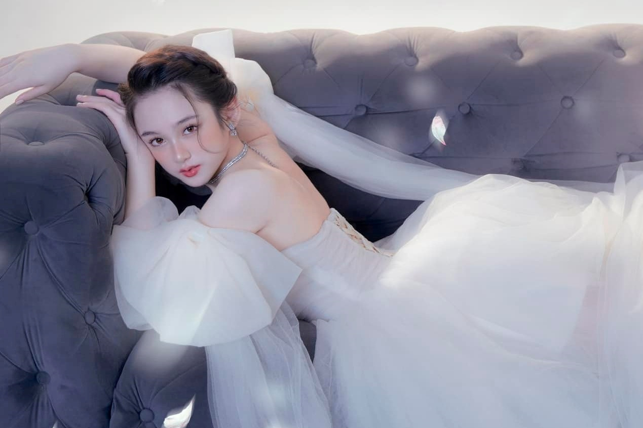 Đằng sau vẻ ngoài mong manh nhẹ nhàng này của Linh Lan chính là nguồn năng lượng cực dồi dào cùng sự tự tin, không ngại thử thách