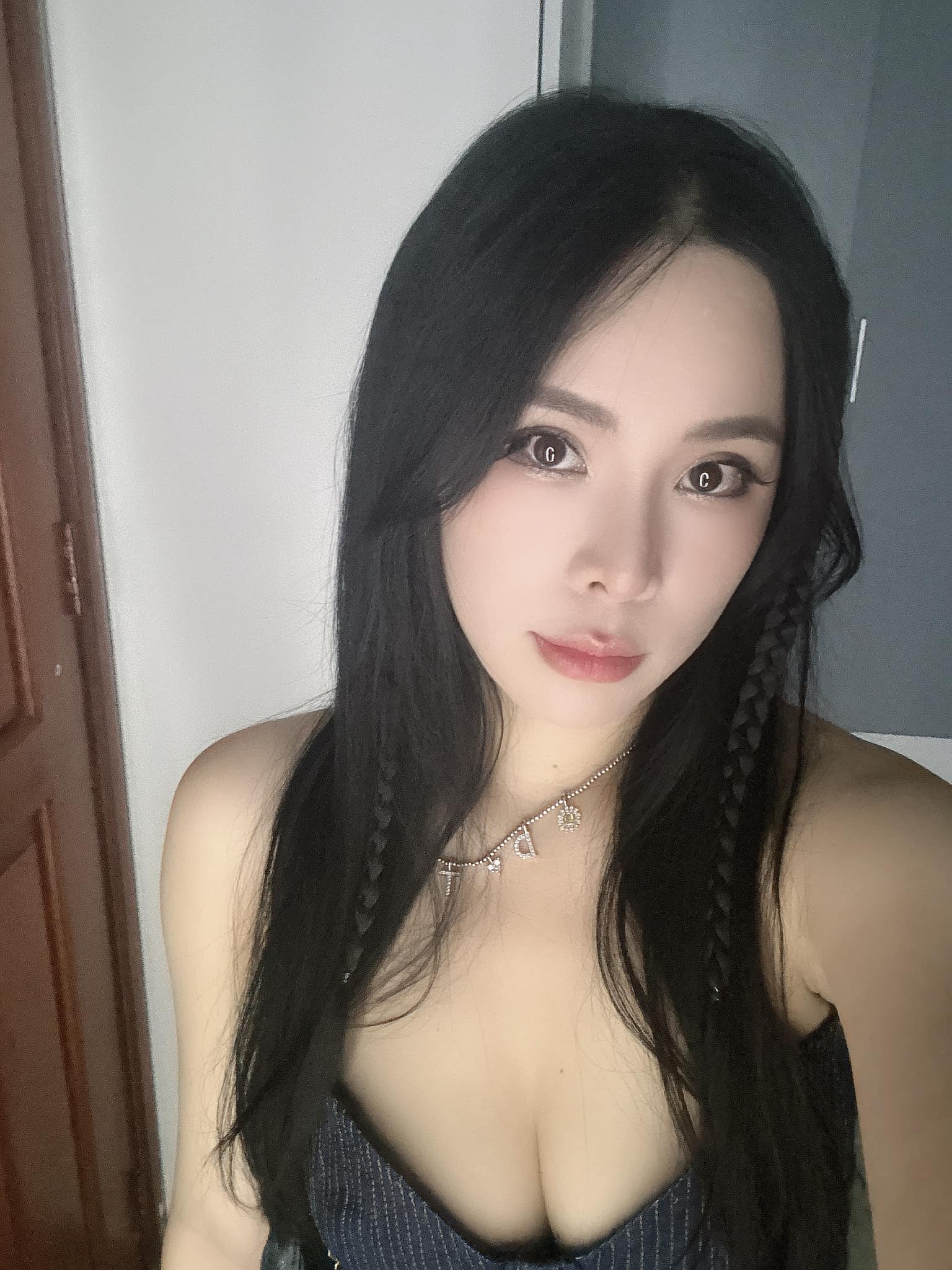 Nhan sắc của nàng WAG Mai Thùy Trinh - bà xã của hậu vệ Bùi Tiến Dụng