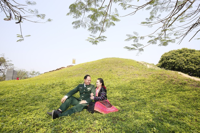 Vợ chồng Thiếu tá Vàng A Chua.
