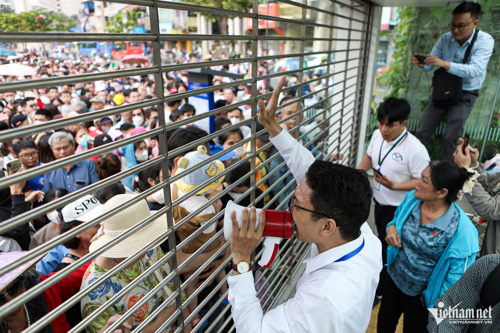 Metro số 1 đón lượng khách gấp 5,5 lần dự kiến, lên phương án cho Noel và Tết Metro số 1 đón lượng khách gấp 5,5 lần dự kiến, lên phương án cho Noel và Tết