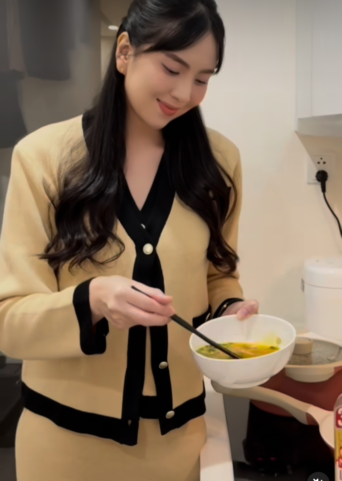 HOT: MC Mai Ngọc đang mang thai con đầu lòng? - 5 HOT: MC Mai Ngọc đang mang thai con đầu lòng? - 5