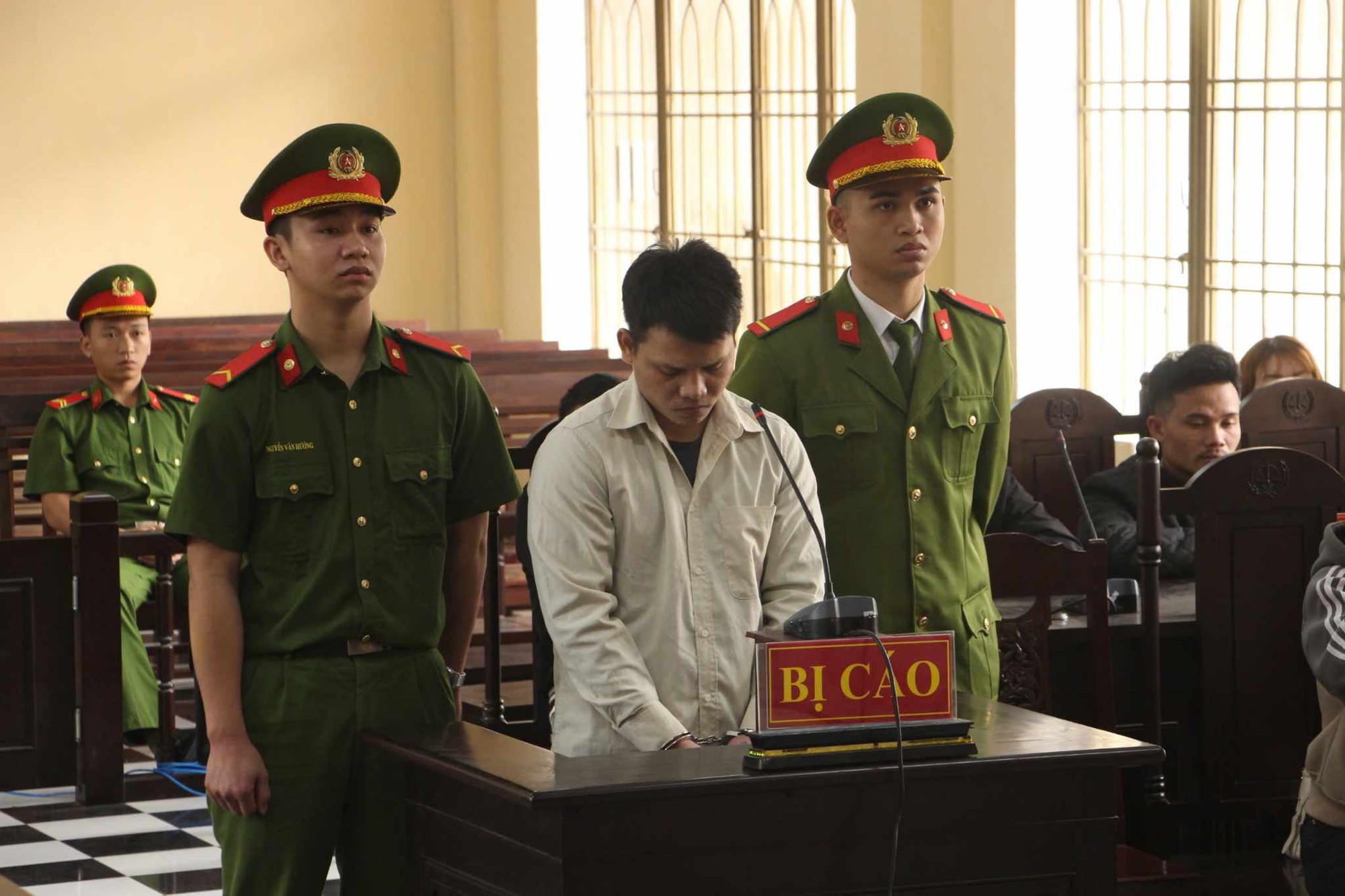 Chém chết người vì chỉ vì một câu nói khích Chém chết người vì chỉ vì một câu nói khích