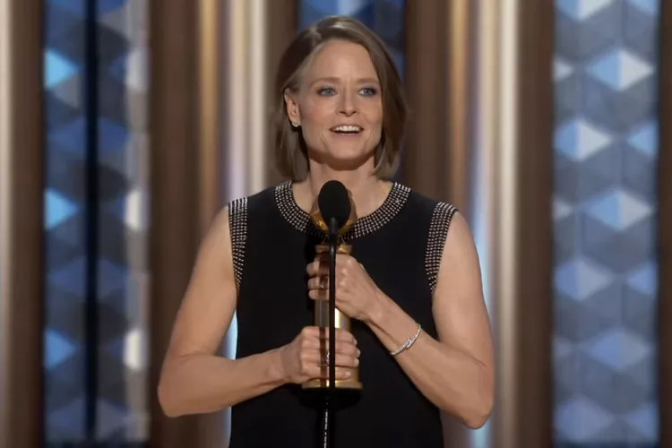 Jodie Foster tại lễ trao giải Quả cầu vàng 2025. Ảnh: CBS