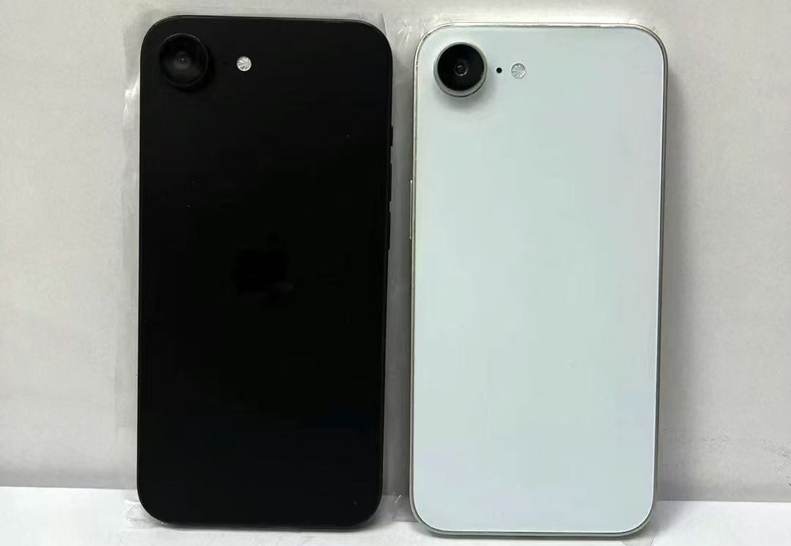 Bản mô hình iPhone SE 4. Ảnh: Sonny Dickson