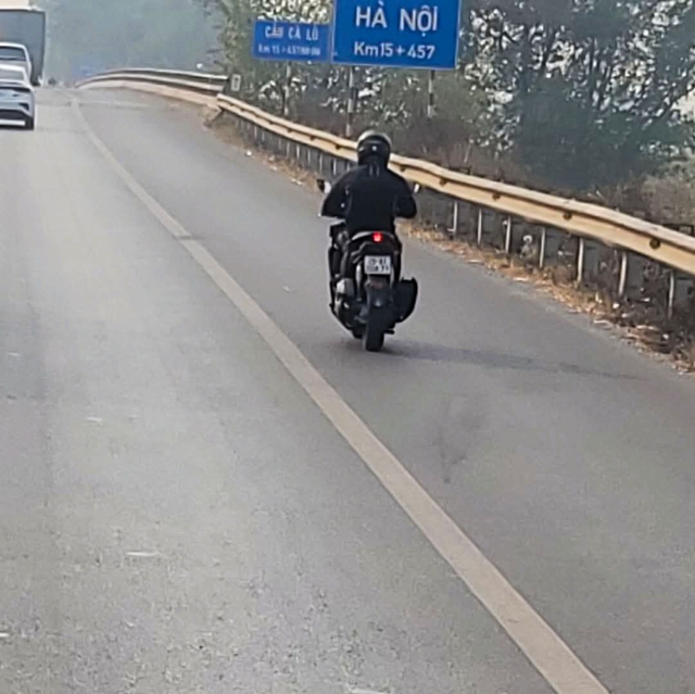 Xe tay ga Nhật Bản rất được đón chờ bất ngờ chạy thử ở Sóc Sơn: Đối thủ Air Blade, ăn xăng 2,21L/100km Xe tay ga Nhật Bản rất được đón chờ bất ngờ chạy thử ở Sóc Sơn: Đối thủ Air Blade, ăn xăng 2,21L/100km