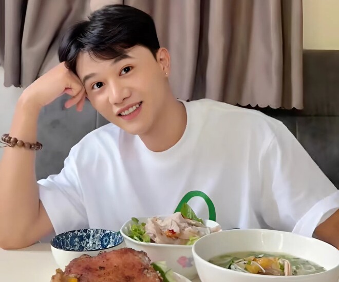 Vĩnh Thích Ăn Ngon là kênh quen thuộc đối với cộng đồng mạng. Những hành động thiết thực, series ý nghĩa của chủ kênh TikTok hơn 1,6 triệu người theo dõi này càng khiến mọi người nể phục, ghi điểm tuyệt đối trong mắt khán giả.