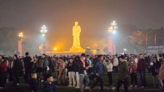 Pháo hoa rực sáng đón năm mới Ất Tỵ an lành, thịnh vượng - 75 Pháo hoa rực sáng đón năm mới Ất Tỵ an lành, thịnh vượng - 75