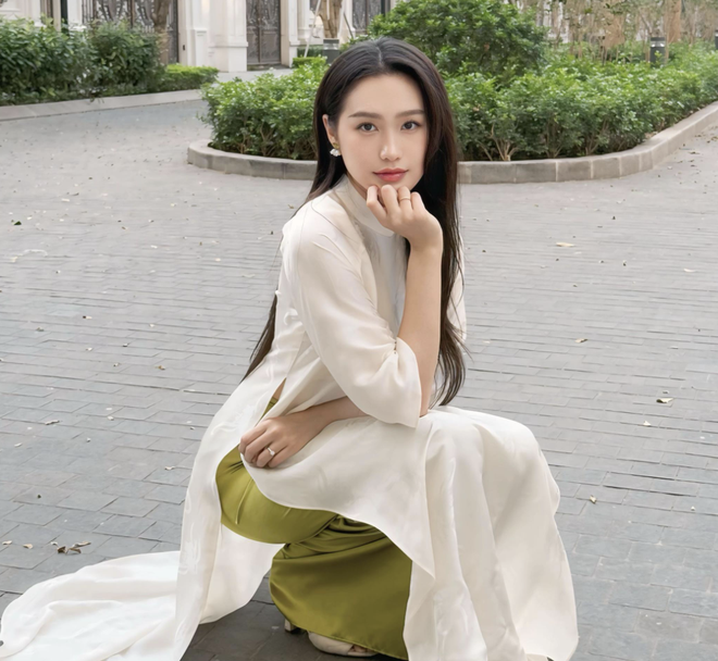 Văn Hậu khoe ảnh chụp cùng nhà vợ toàn cực phẩm, mẹ Doãn Hải My gây chú ý với nhan sắc trẻ đẹp tuổi U50 - 5