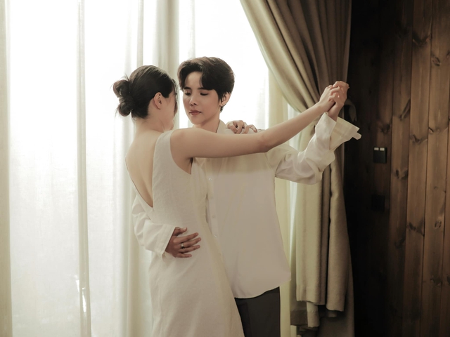 Lễ thành đôi của Vũ Cát Tường và bạn gái: Giới hạn hơn 100 khách, 1 chi tiết lạ chưa từng có - 8 Lễ thành đôi của Vũ Cát Tường và bạn gái: Giới hạn hơn 100 khách, 1 chi tiết lạ chưa từng có - 8