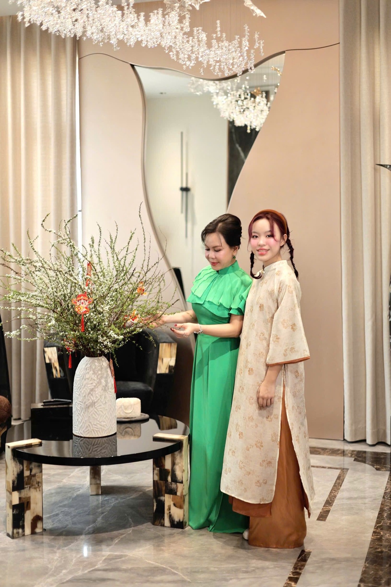 Việt Hương đích thị đại gia ngầm Vbiz: Sống trong biệt thự 300 tỷ, khối tài sản thực tế khủng cỡ nào? - 1