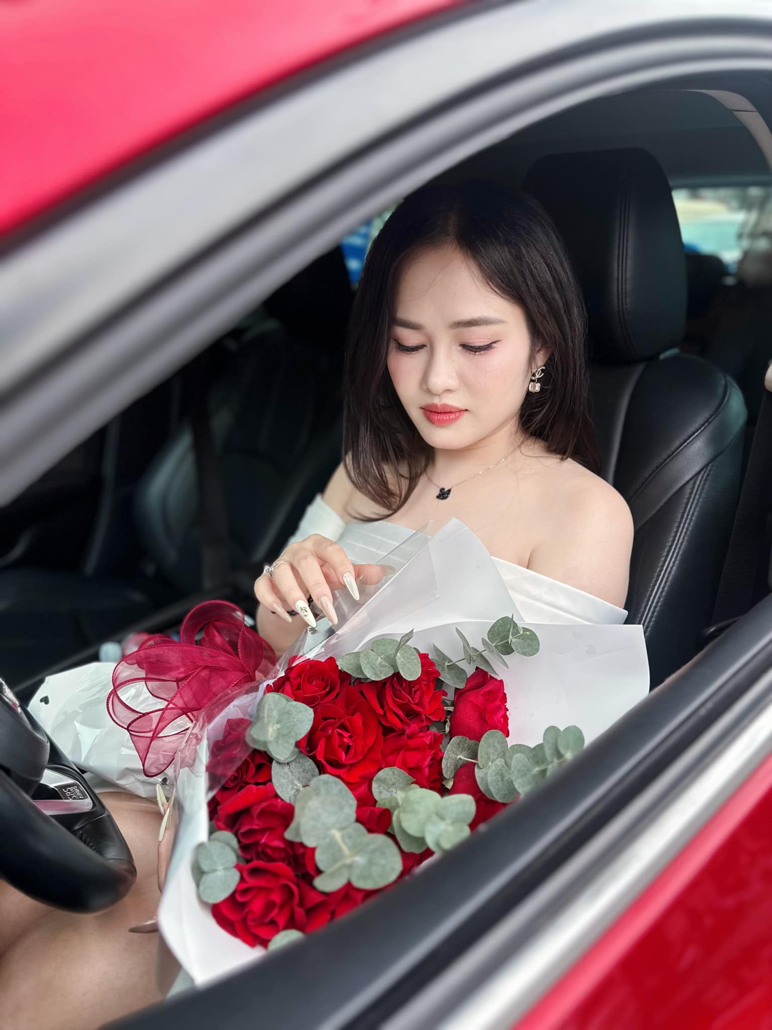 Cô gái ở Hà Nội kể lại buổi sinh nhật kinh hoàng khi bóng bay phát nổ: Lửa trùm kín mặt, chỉ thấy đau và rát - 3 Cô gái ở Hà Nội kể lại buổi sinh nhật kinh hoàng khi bóng bay phát nổ: Lửa trùm kín mặt, chỉ thấy đau và rát - 3