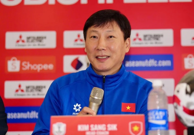 Báo Hàn Quốc chỉ ra nhiệm vụ đặc biệt của HLV Kim Sang-sik, khó khăn hơn vòng loại Asian Cup Báo Hàn Quốc chỉ ra nhiệm vụ đặc biệt của HLV Kim Sang-sik, khó khăn hơn vòng loại Asian Cup