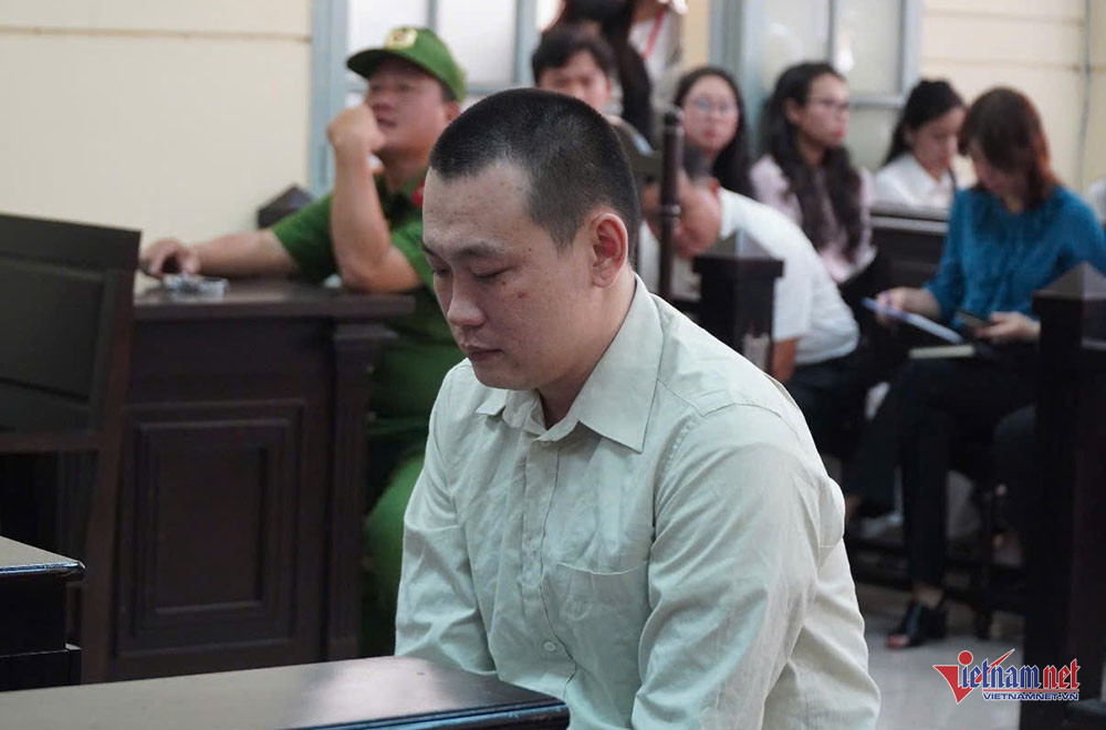 Kẻ hung hăng đánh người trước cổng Bệnh viện Từ Dũ bị phạt 1 năm tù Kẻ hung hăng đánh người trước cổng Bệnh viện Từ Dũ bị phạt 1 năm tù