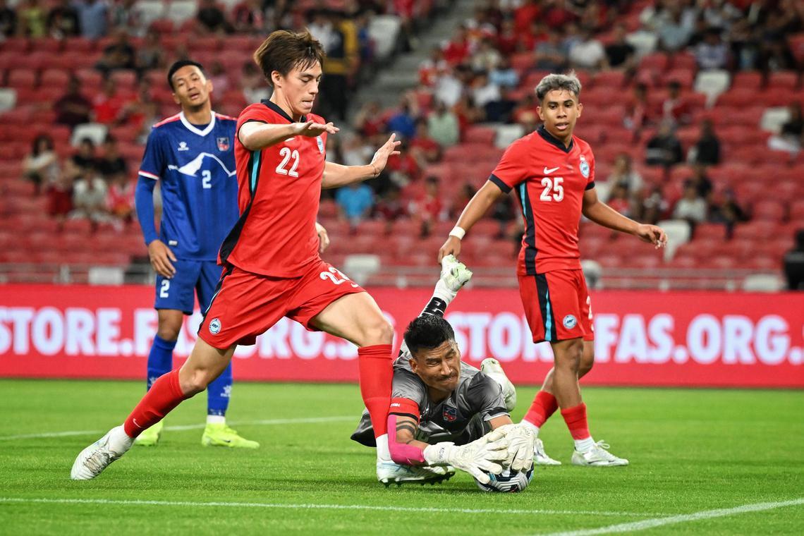 Gây sốc trước cựu vô địch AFF Cup, đội bóng xếp thứ 175 thế giới mang 'cơn đau đầu' cho HLV Kim Sang-sik Gây sốc trước cựu vô địch AFF Cup, đội bóng xếp thứ 175 thế giới mang 'cơn đau đầu' cho HLV Kim Sang-sik