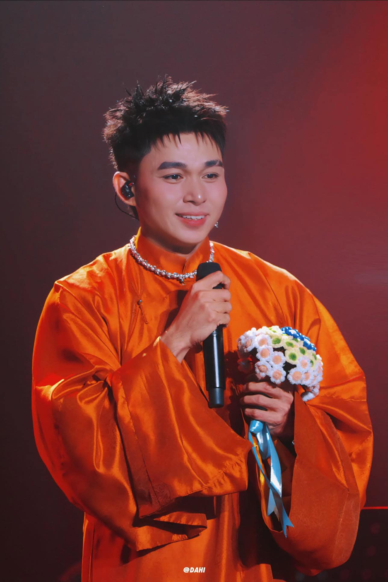 1 sao nam Vbiz gây hoang mang khi phải thở bình oxy trong hậu trường concert Anh Trai Vượt Ngàn Chông Gai - 2