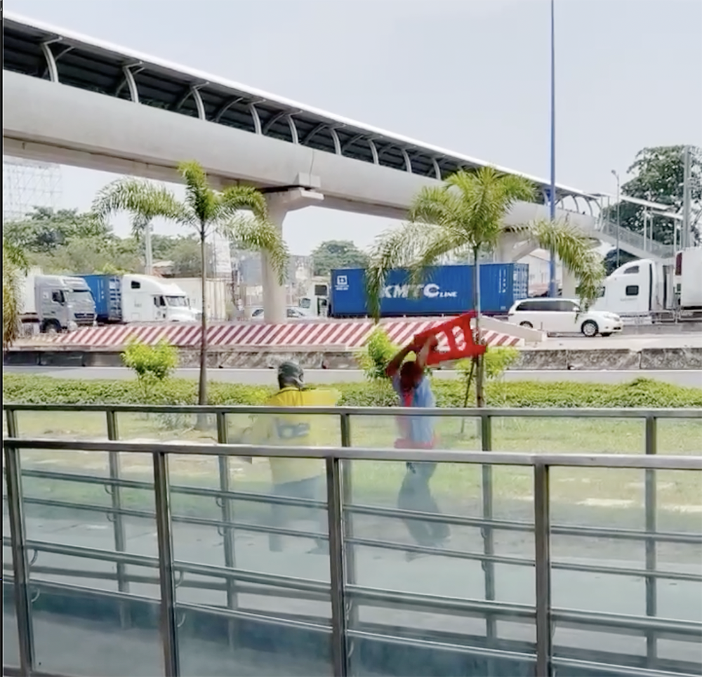 Công an làm việc với tài xế xe công nghệ đánh nhau với bảo vệ ga metro số 1