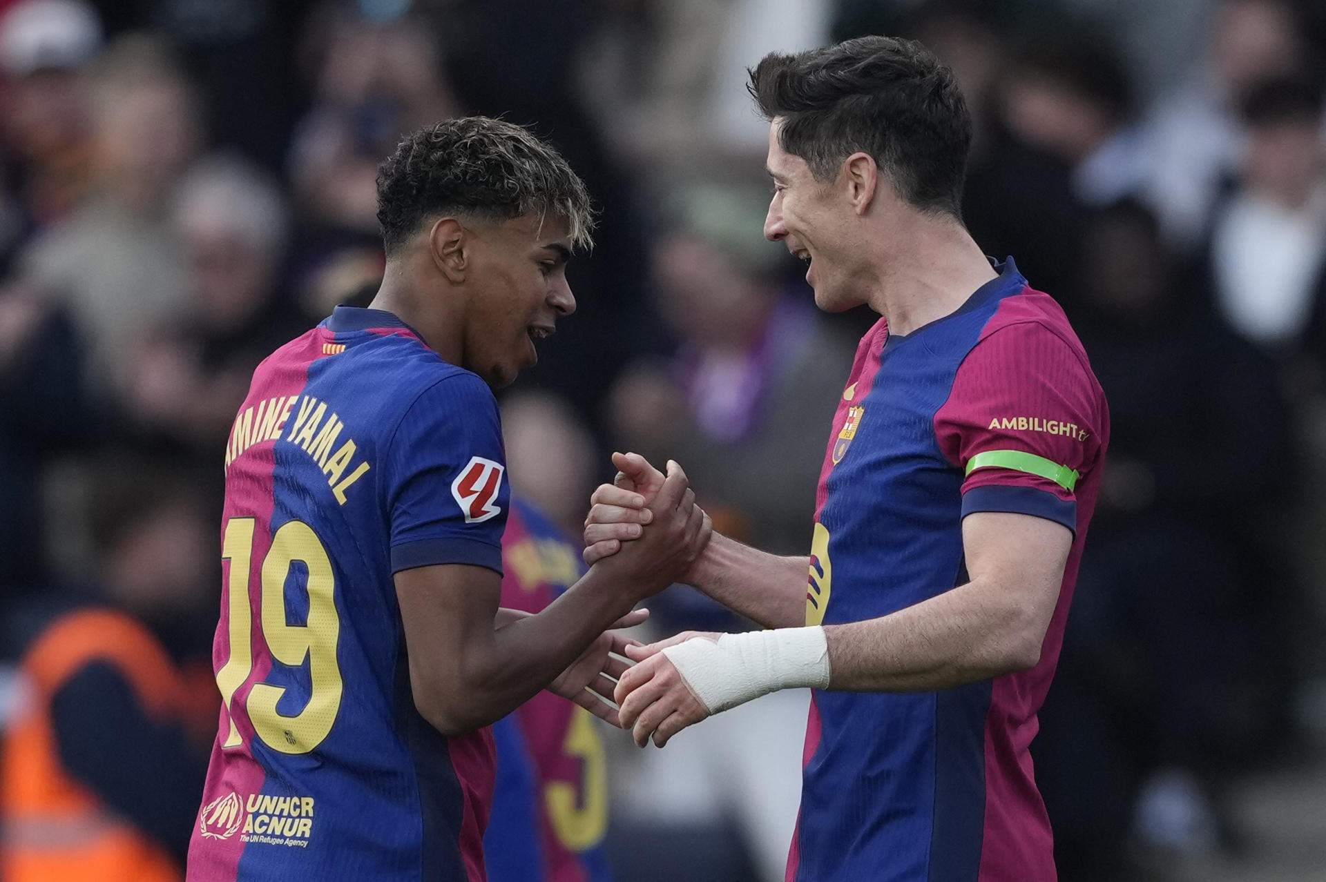 Giải mã Barca: Sức mạnh từ cái bắt tay Lamine Yamal và Lewandowski - 1 Giải mã Barca: Sức mạnh từ cái bắt tay Lamine Yamal và Lewandowski - 1